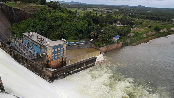 விவசாயிகள் வயிற்றில் அடிப்பதா? 