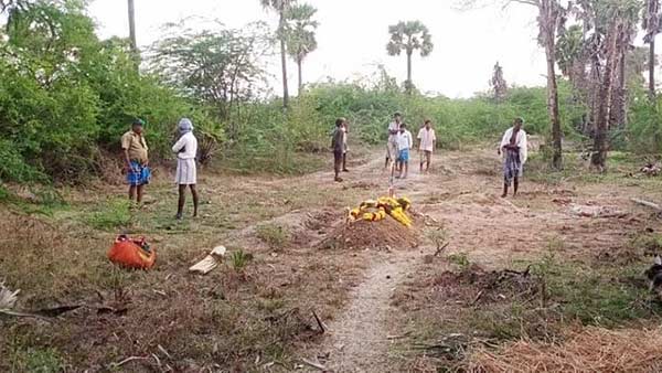 in perambalur, cleaning worker returned to work after completing her mothers funeral 