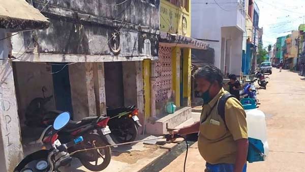 in perambalur, cleaning worker returned to work after completing her mothers funeral 