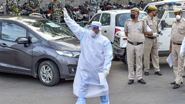 போலீஸ் கண்காணிப்பு 