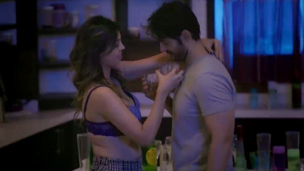 வீட்டிலேயே அட்டகாசம் 