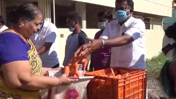 Balakrishna Reddy and AIADMK cadres distribute vegetables in Hosur 