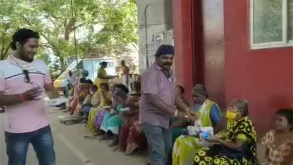 Imman annachi making Briyani and distribute to the poor Imman annachi making Briyani and distribute to the poor