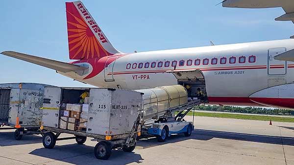 India gifts 10-ton consignment of medicines to Sri Lanka 