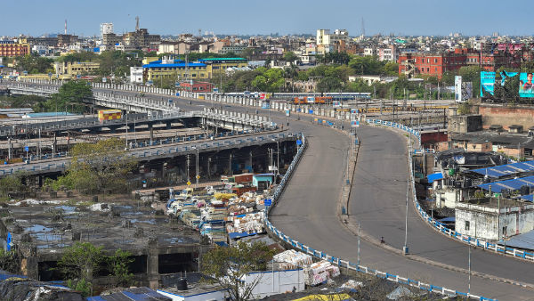 ஒரே நேரத்தில் புறப்பட்ட தொழிலாளர்கள் 