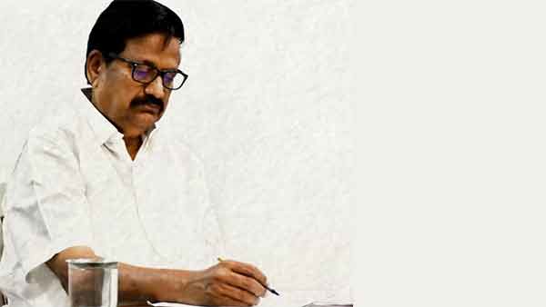 Puducherry police stopped Tamilnadu Congress leader K.S.Alagiri car 