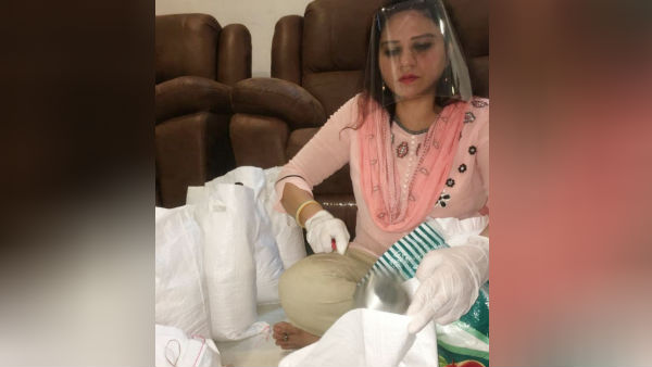 mahila congress national secretary haseena syed provide rice,vegtables to poors mahila congress national secretary haseena syed provide rice,vegtables to poors