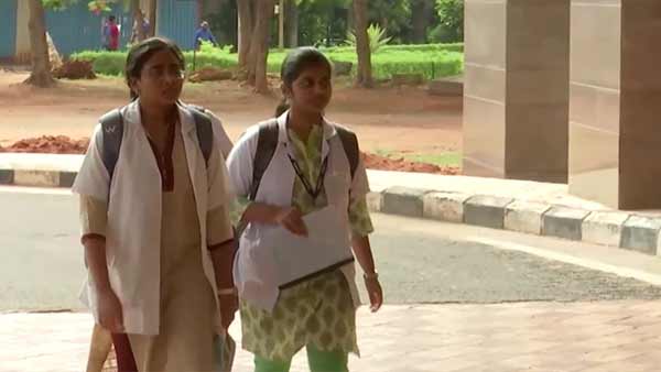 செல்போன் இருந்தா கூட ஓகேதான் 