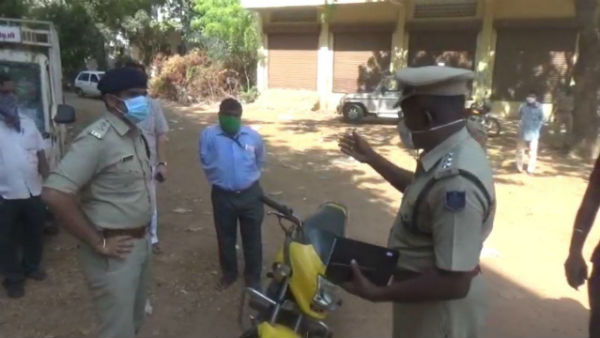 In Puducherry, police arrested two men for breaking into liquor shop godown and stealing bottles of liquor In Puducherry, police arrested two men for breaking into liquor shop godown and stealing bottles of liquor