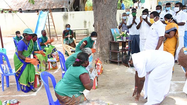 RB Udayakumar perform pada pooja to sweepers 