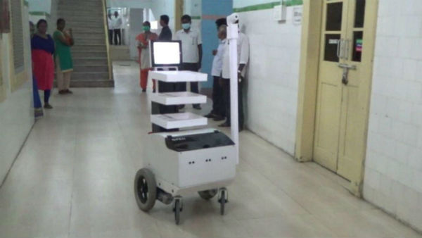 Students have invented a robot for transporting medicines to patients in Puducherry 