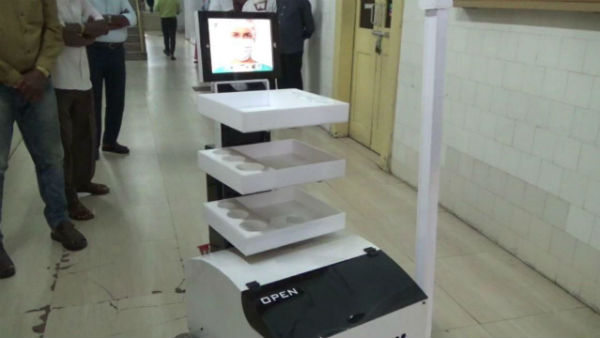 Students have invented a robot for transporting medicines to patients in Puducherry 