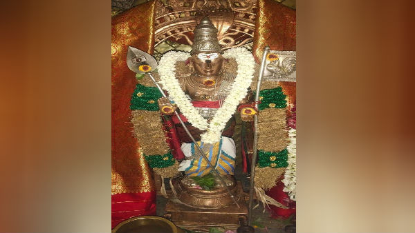 உத்தரவு பெட்டியில் பூஜை