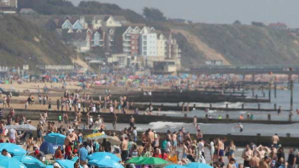 வெளிநாடுகளில் தவிக்கும் சுற்றுலா பயணிகள் 