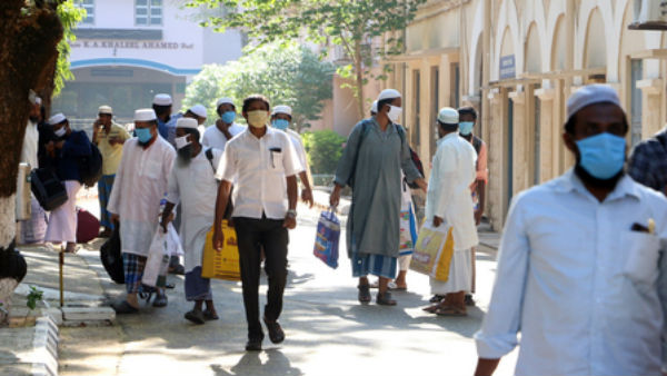 வெளியே அனுப்பினார்கள் 