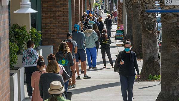 தங்கியே 