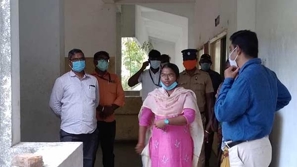 TN Govt officials inspect Vijayakants Andal Alagar Engineering College for Coronavirus hospital 