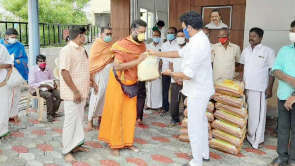  அர்ச்சகர்களுக்கு உதவி 
