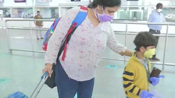 நெகிழ்ச்சியான சந்திப்பு நெகிழ்ச்சியான சந்திப்பு