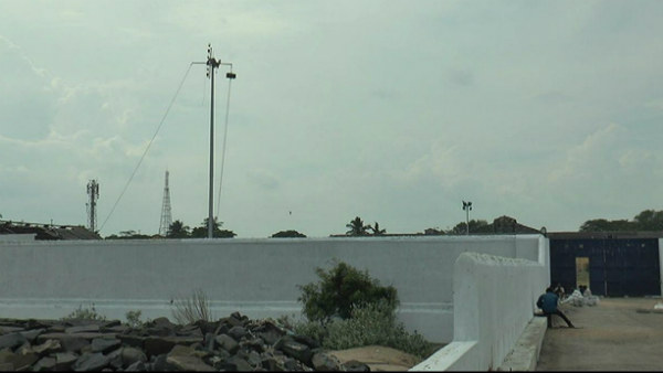 Storm warning cage loaded at Puducherry port 