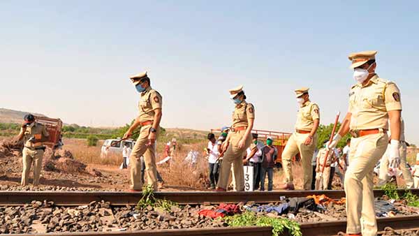 17 தொழிலாளர்கள் 