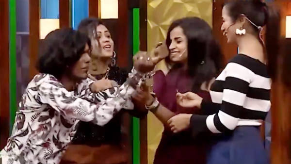  ரம்யா பாண்டியன் 