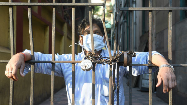 33% பணியாளர்கள் 