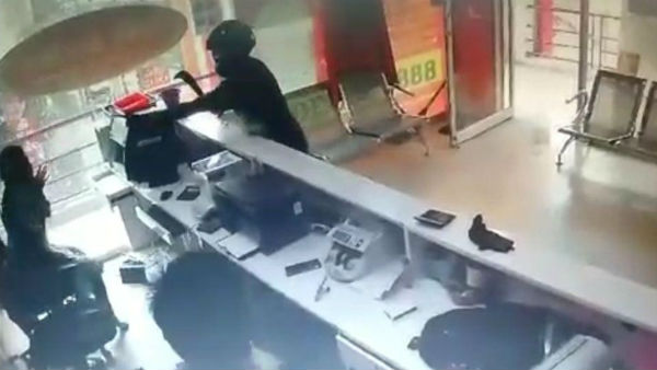 Man arrested for theft in Tirupur - CCTV video Man arrested for theft in Tirupur - CCTV video