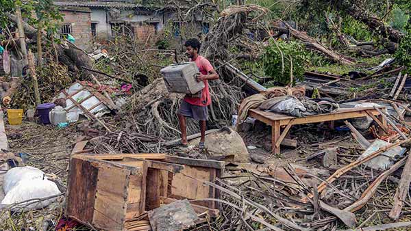 பெருத்த சேதம் பெருத்த சேதம்