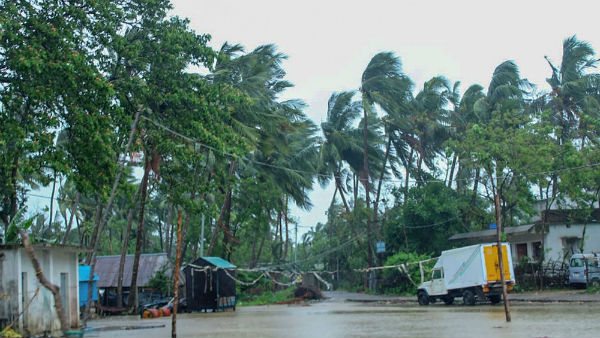 Cyclone Amphan Killed 12 in West Bengal 