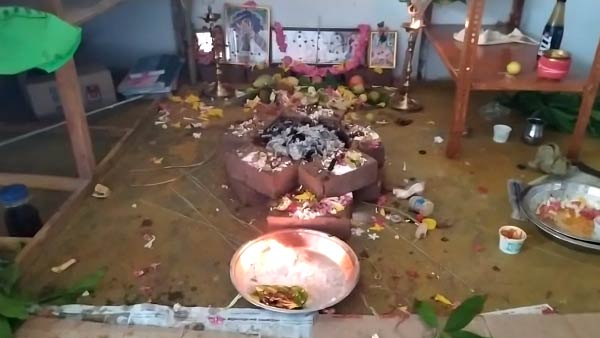 பூஜை செய்துள்ளனர் 