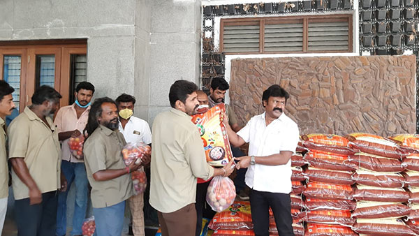 கிழக்கு; மேற்கு 