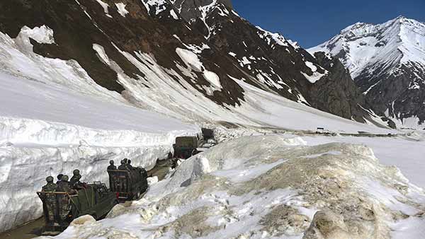 லடாக் கால்வின் பள்ளத்தாக்கு 