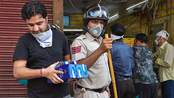 டெல்லியின் அதிரடி 