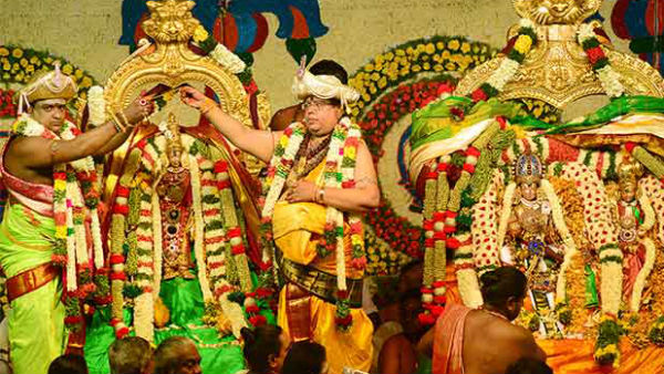 Tirukkalyanam Virundhu Goddess Meenakshi and Lord Sundareswarar