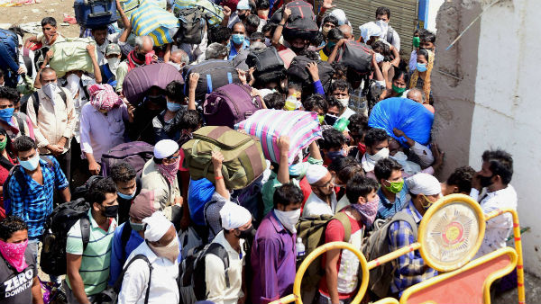 ஆயிரக்கணக்கான தொழிலாளர்கள் 