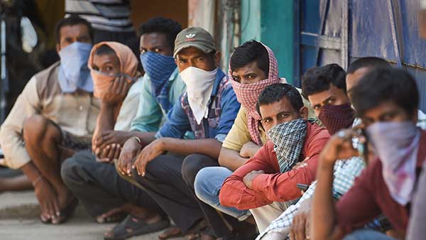 கிளாஸ் எடுக்கிறார்கள் 