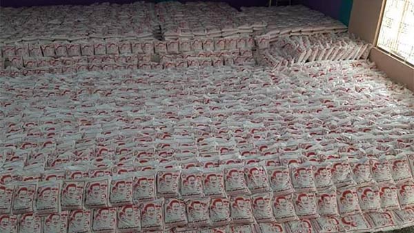 dmk ex minister mrk panneerselvam provide rice bags to kurinchipady constiuency people 