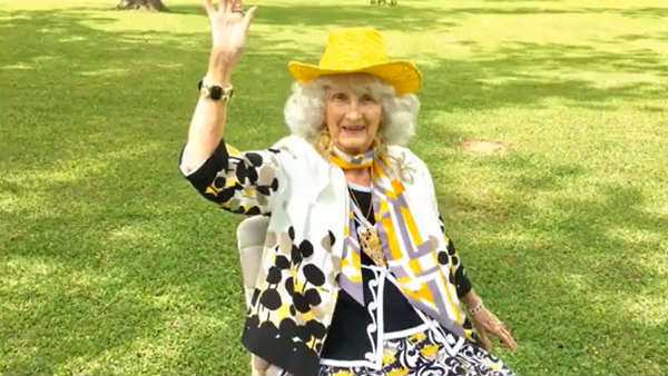 ஊர் சுற்றிய பாட்டி 