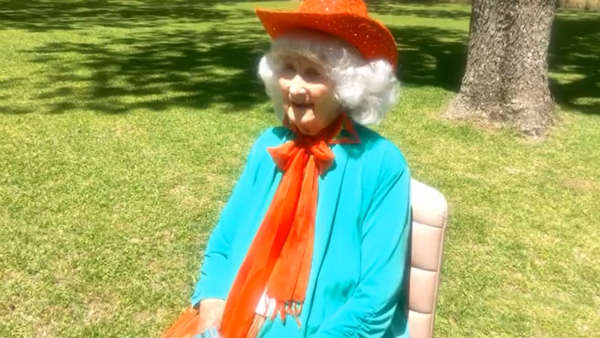 கணவருக்கு டெடிகேட் பண்றேன் 