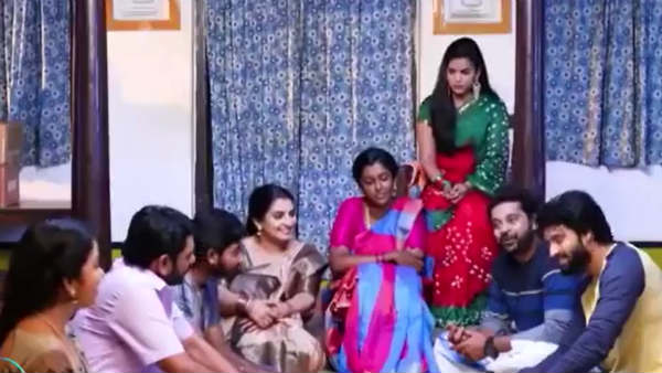 முல்லையில் வெட்க சிரிப்பு முல்லையில் வெட்க சிரிப்பு