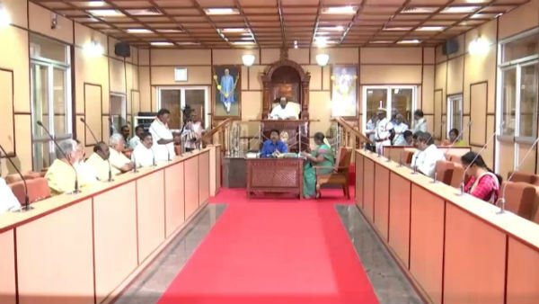 Speaker advises Governor Kiran bedi and Chief Minister Narayanasamy 