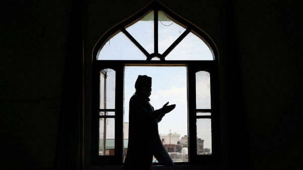 அன்பு பாராட்டி 