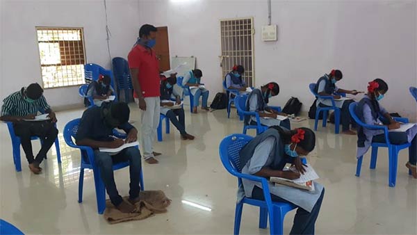Puducherry youth conducting special class for 10th students in Puducherry 