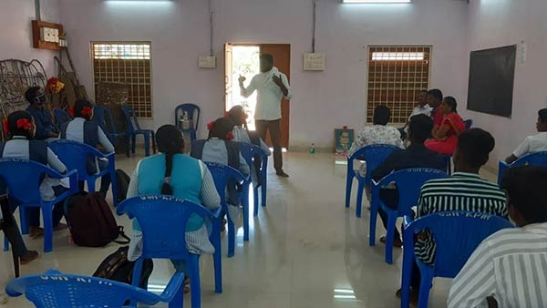 Puducherry youth conducting special class for 10th students in Puducherry 