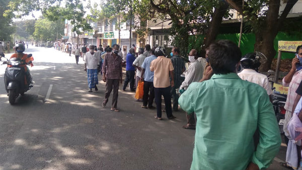 ஆதார் கார்ட் காட்டி சென்றனர் 