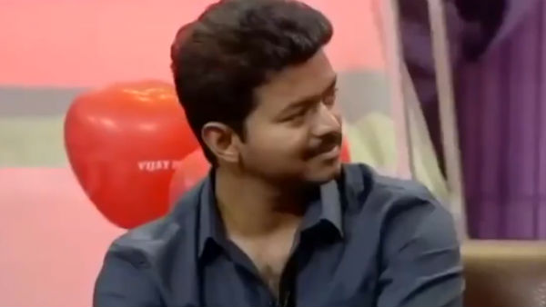  ஒரு நாற்காலியில் 