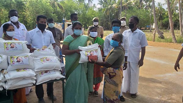 TN Minister S Valarmathi donates 5 Kg Rice for Poor 