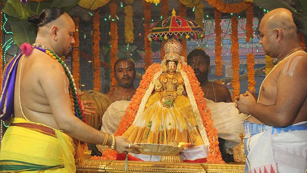 பெருமாளை தரிசனம் செய்யும் முன் பெருமாளை தரிசனம் செய்யும் முன்