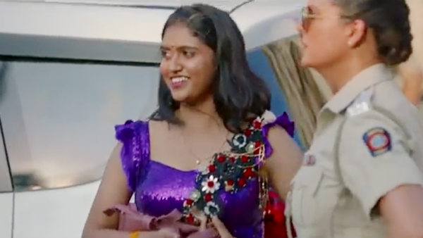 ஐட்டம் கேர்ள்ஸ் 